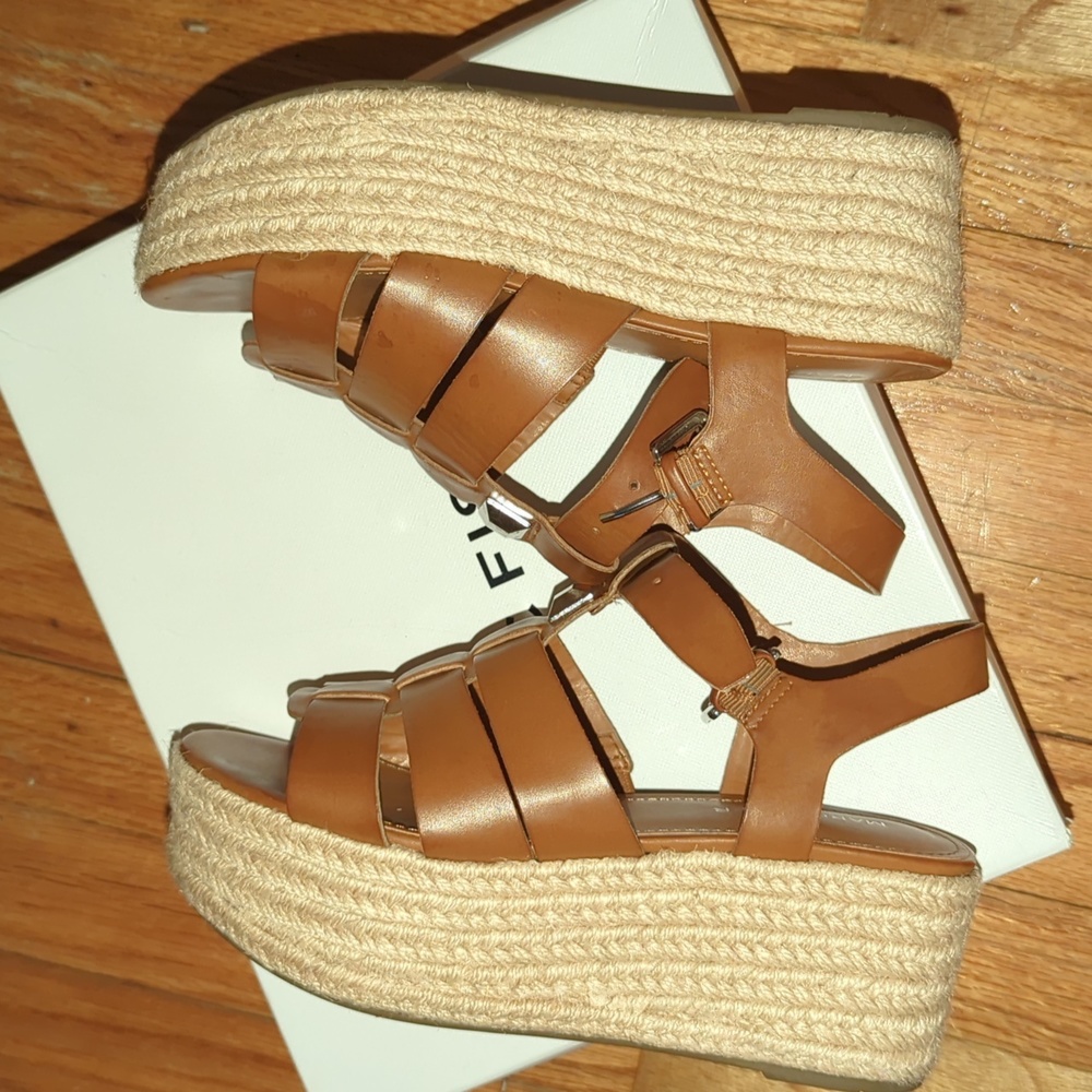 Sandals - Picture 6 of 7